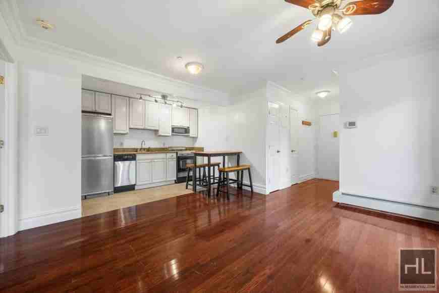 4907 43rd Ave - Photo 3 of 10