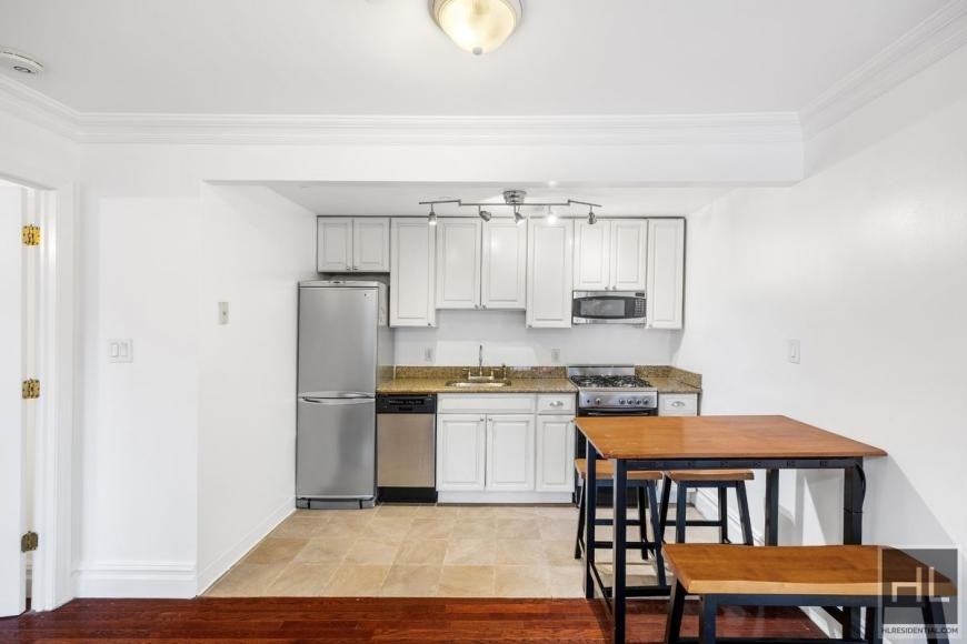 4907 43rd Ave - Photo 5 of 10