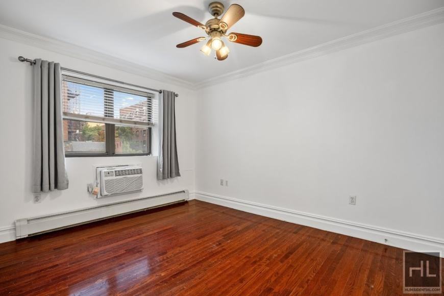 4907 43rd Ave - Photo 7 of 10