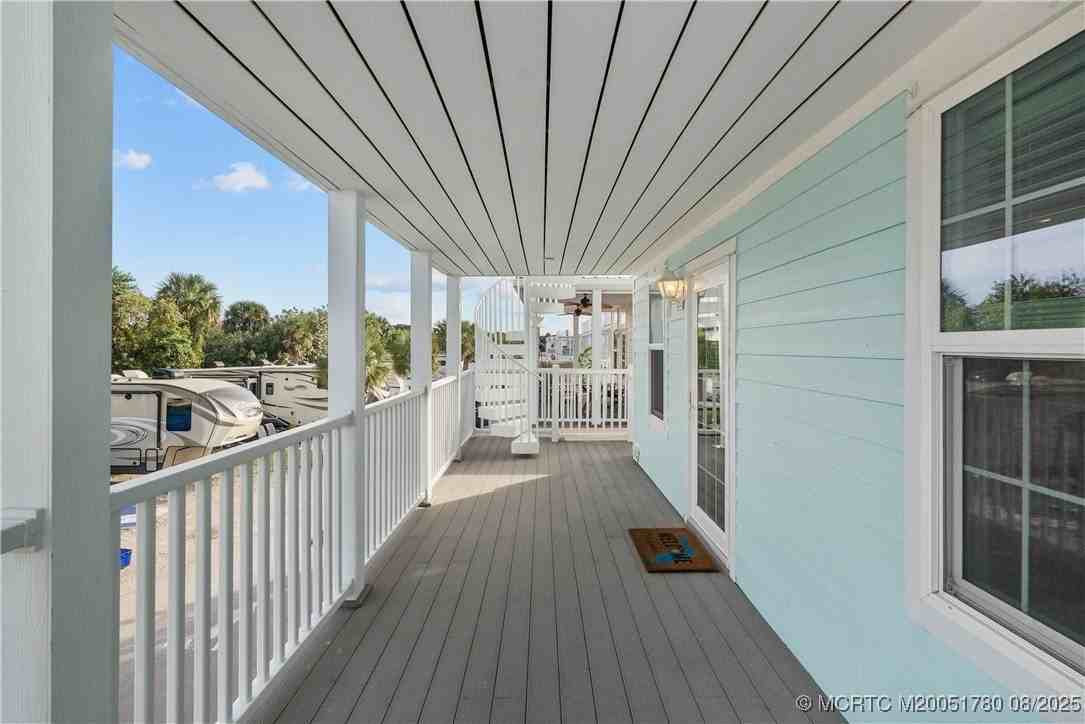 257 Ne Coastal Dr - Photo 5 of 37