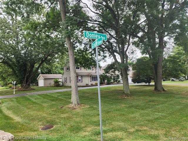 3913 Donley Ave - Photo 2 of 50