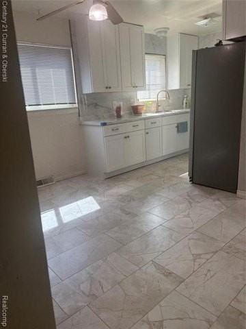 6004 Fenton St - Photo 4 of 17
