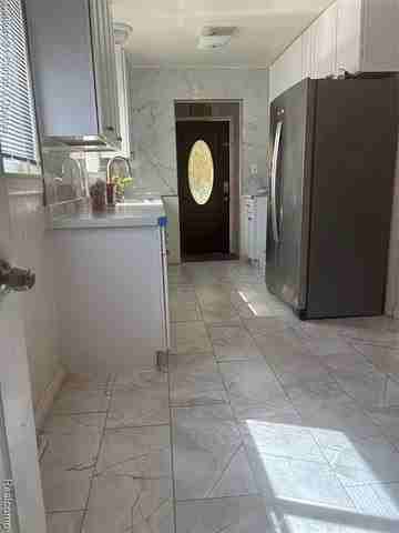 6004 Fenton St - Photo 5 of 17