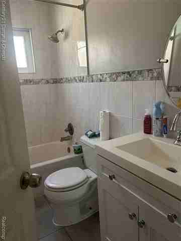6004 Fenton St - Photo 6 of 17