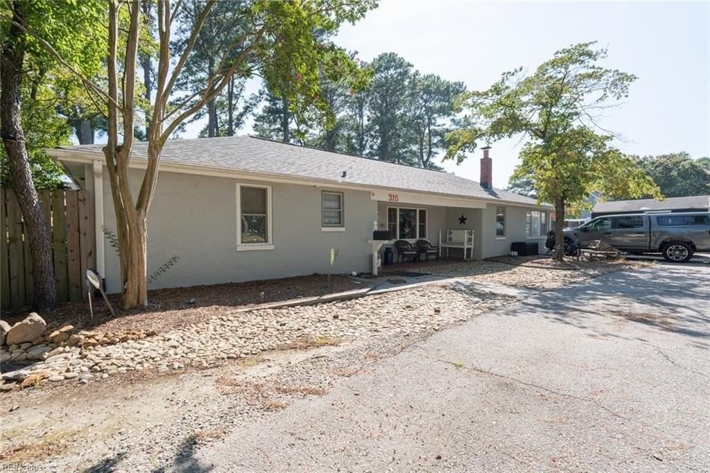 315 Thole St - Photo 2 of 47