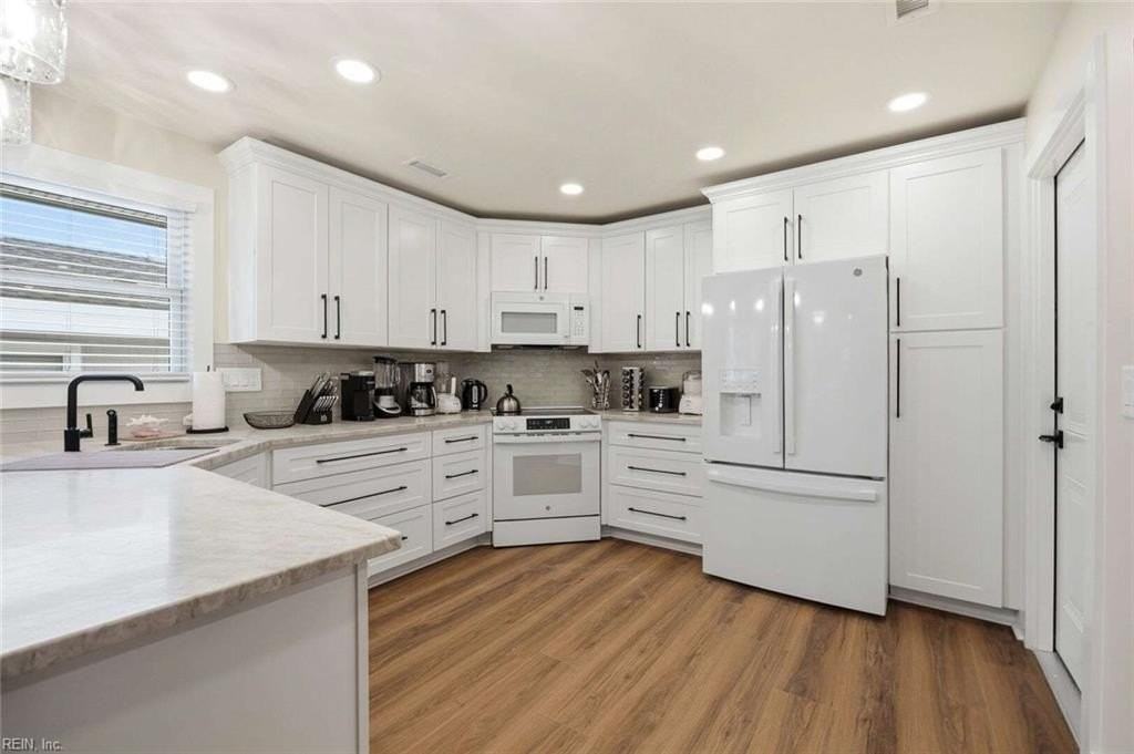 112 72nd St - Photo 5 of 32
