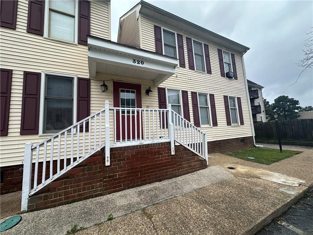 320 Washington St #C - Photo 2 of 15