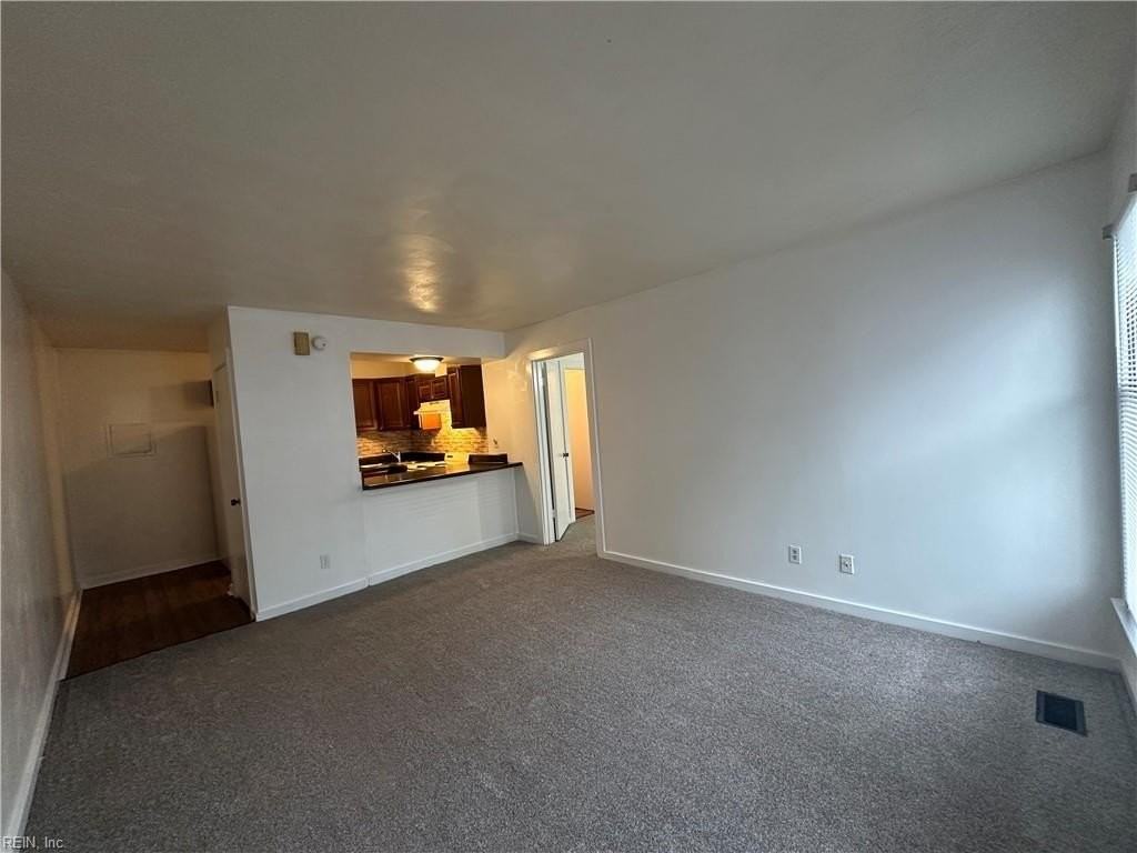 320 Washington St #C - Photo 4 of 15