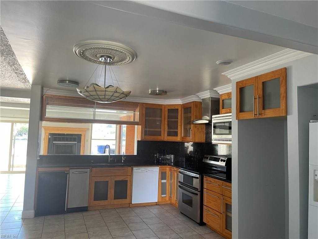 4741 Eldon Ct - Photo 2 of 40