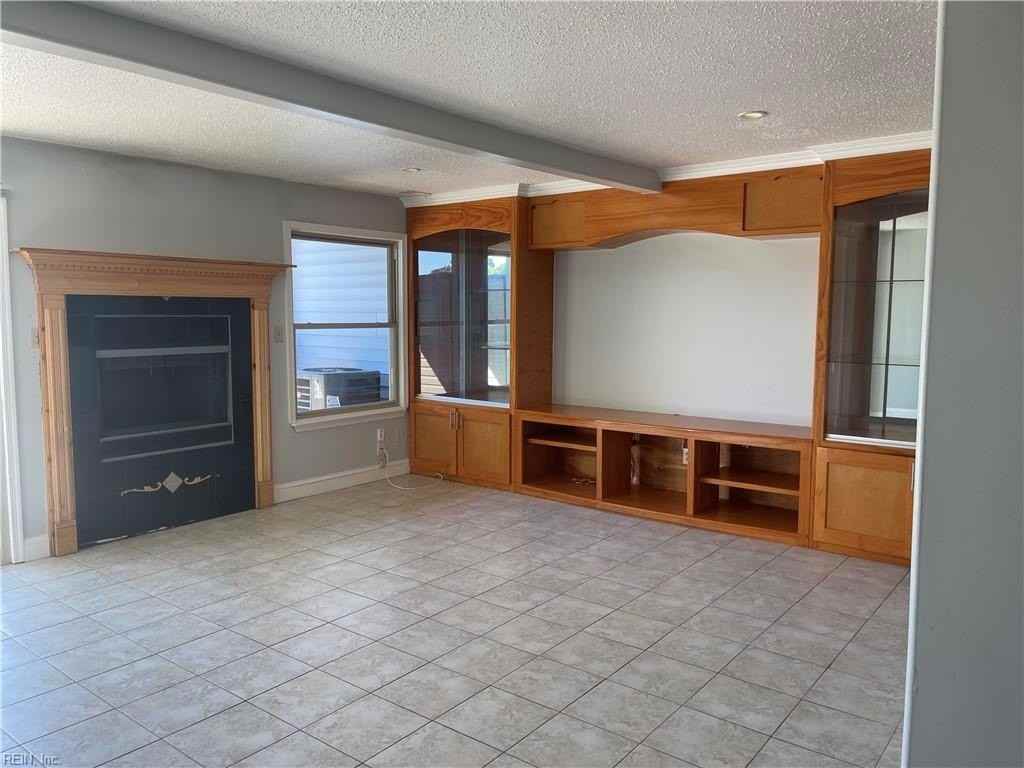 4741 Eldon Ct - Photo 6 of 40