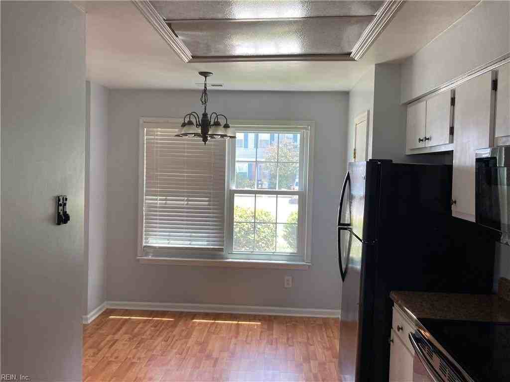 48 Carmine Pl - Photo 5 of 31
