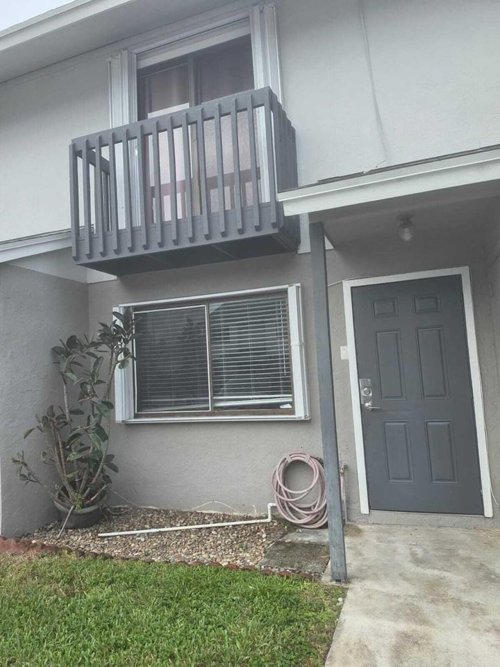 5204 Bayside Dr #5204