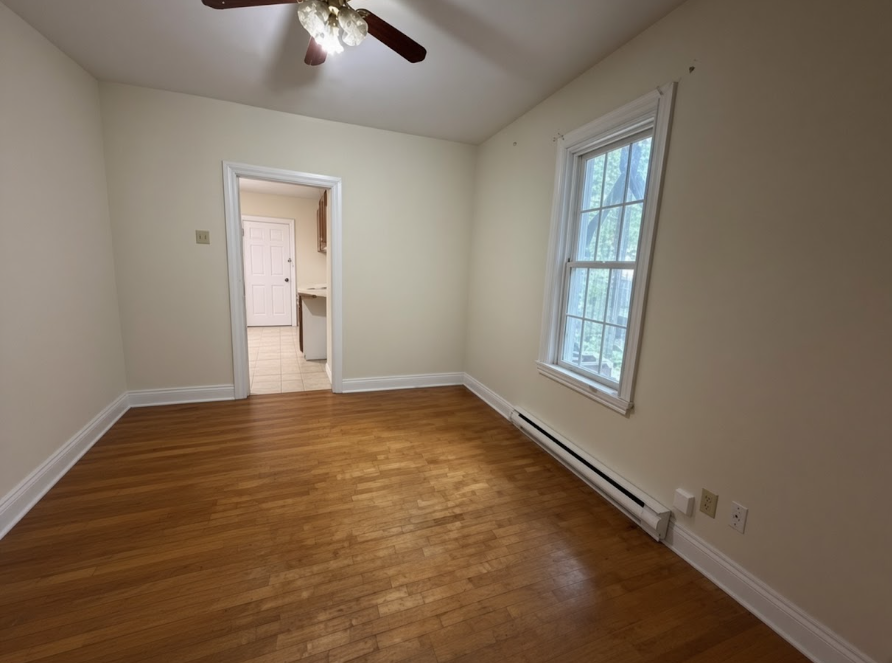 539 Union St - Photo 4 of 7
