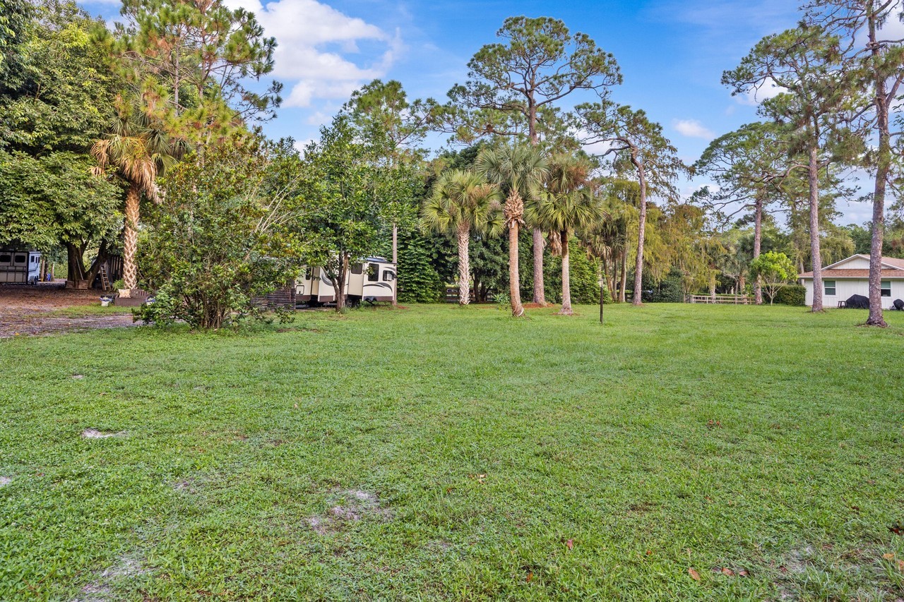 1711 Stallion Dr - Photo 6 of 28