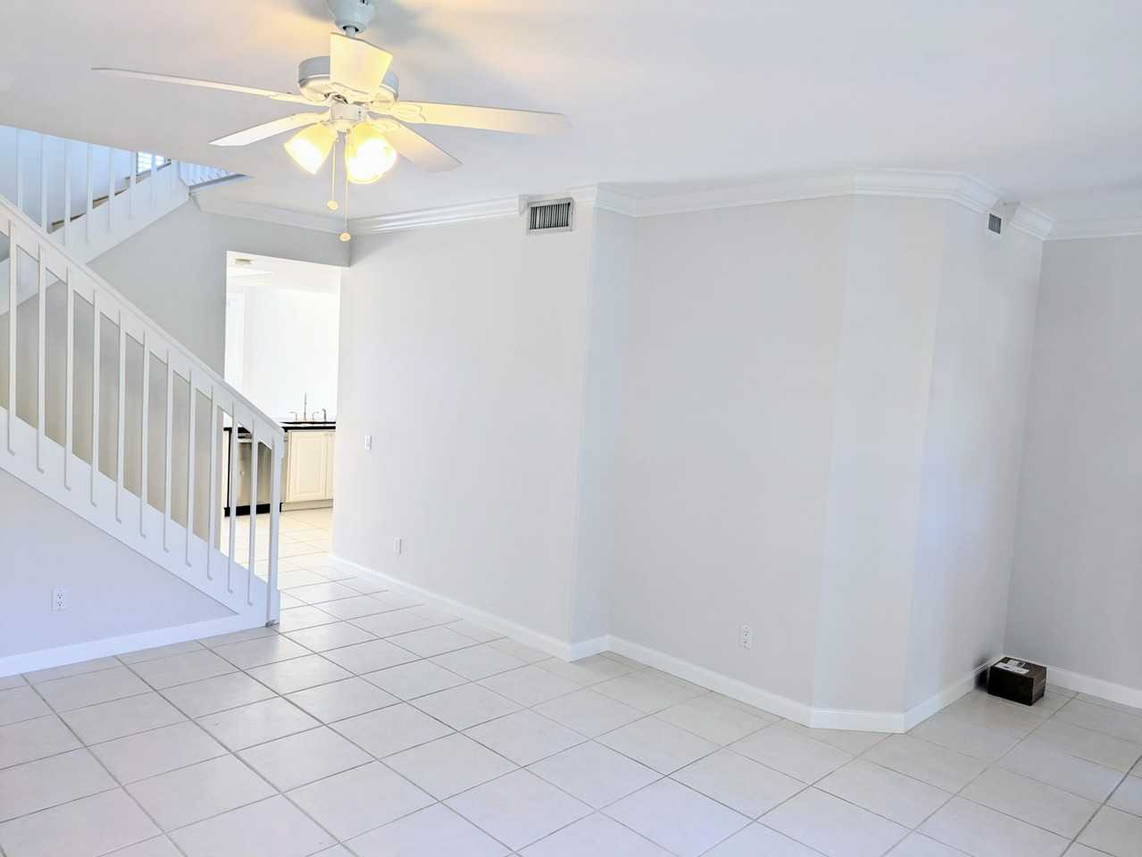 143 Middlebury Dr - Photo 5 of 37