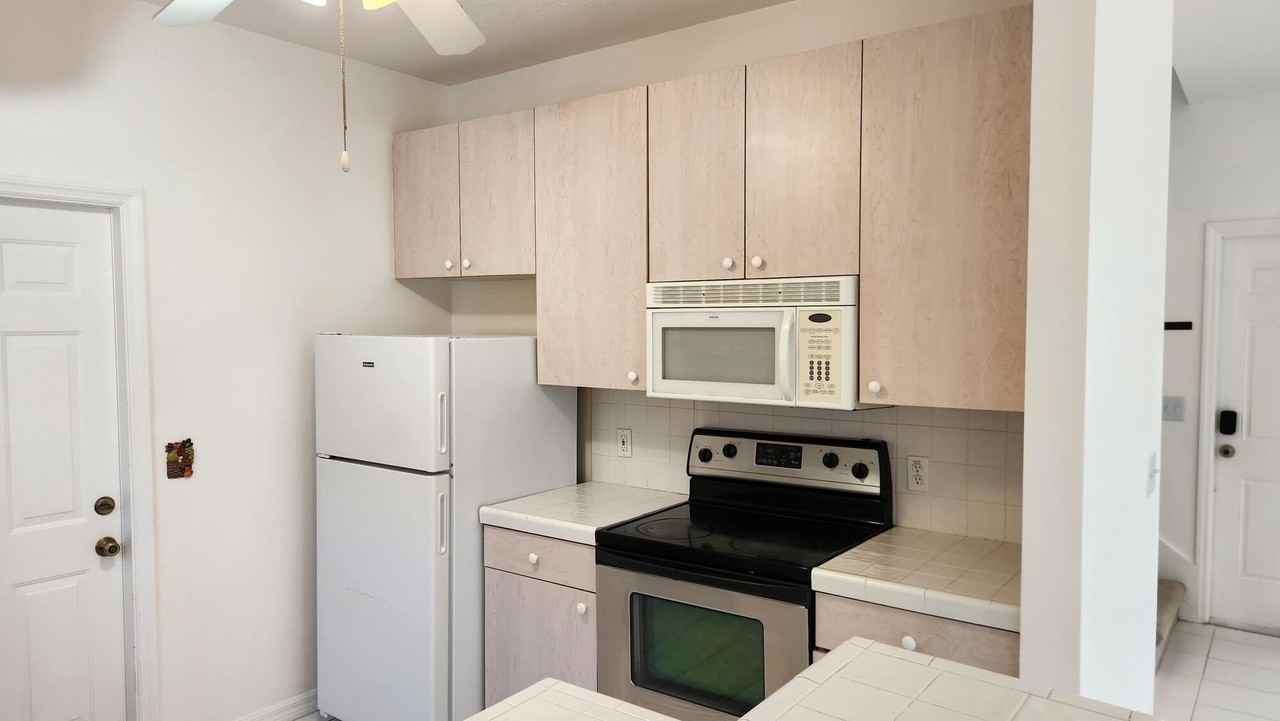 271 Live Oaks Ln - Photo 6 of 28