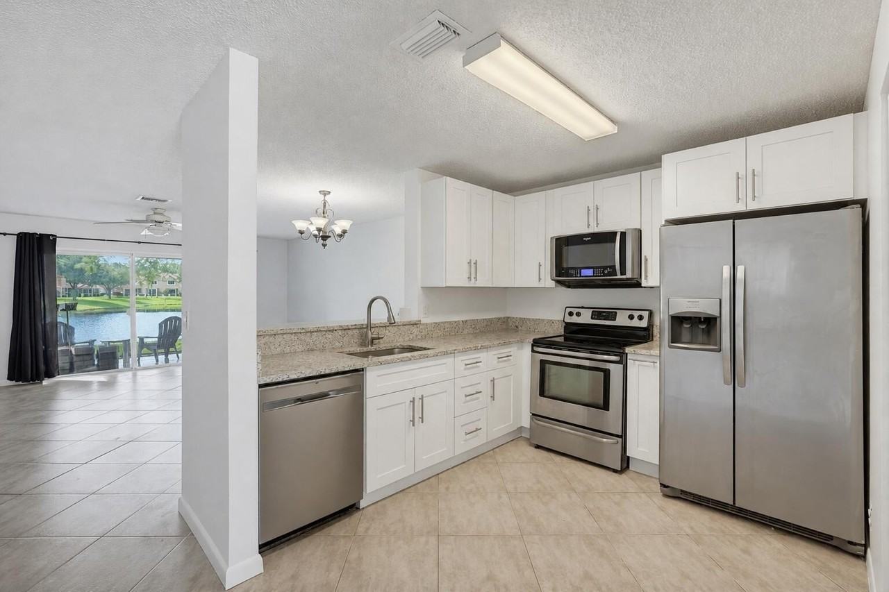 9767 Kamena Cir - Photo 4 of 30