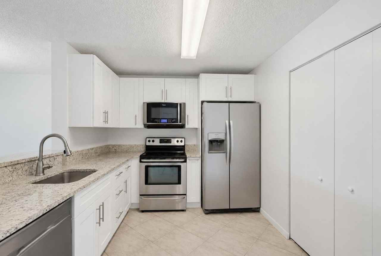 9767 Kamena Cir - Photo 5 of 30