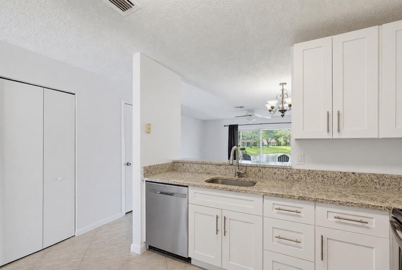 9767 Kamena Cir - Photo 6 of 30