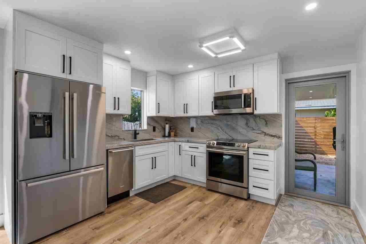 918 Se 3rd Ave - Photo 5 of 21