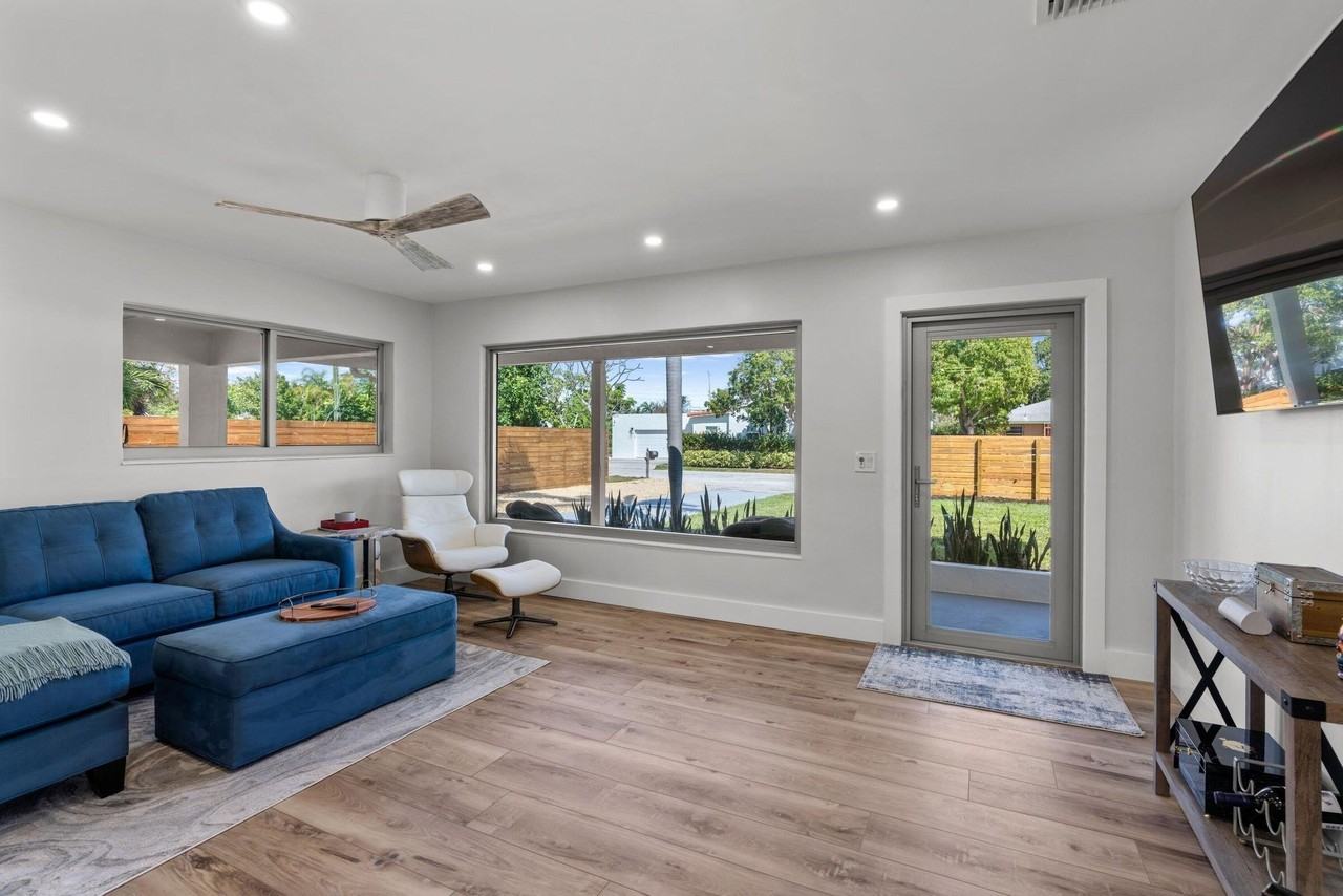918 Se 3rd Ave - Photo 6 of 21