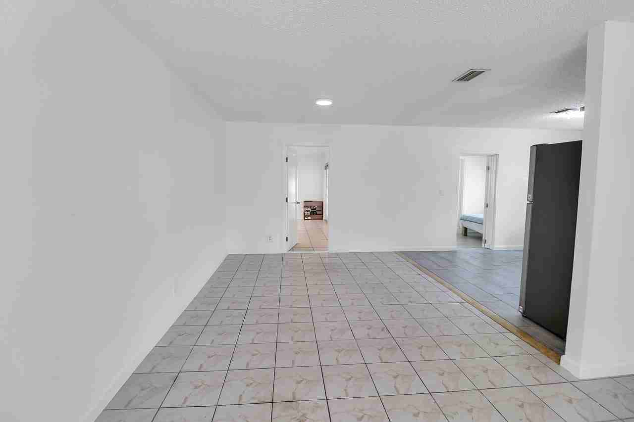 2233 Nw 3rd Ave - Photo 7 of 37