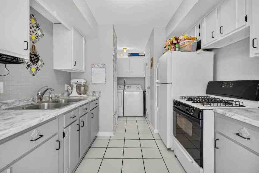 2303 Aster Dr - Photo 2 of 10
