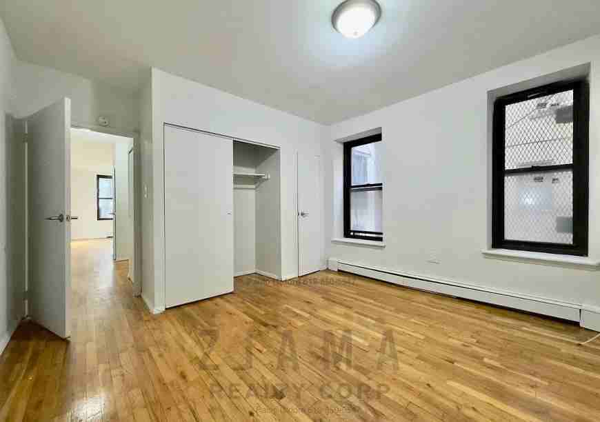 136 Saint Pauls Pl - Photo 7 of 10