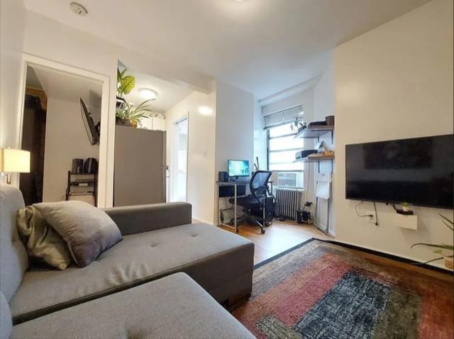 50 Macdougal St - Photo 2 of 5