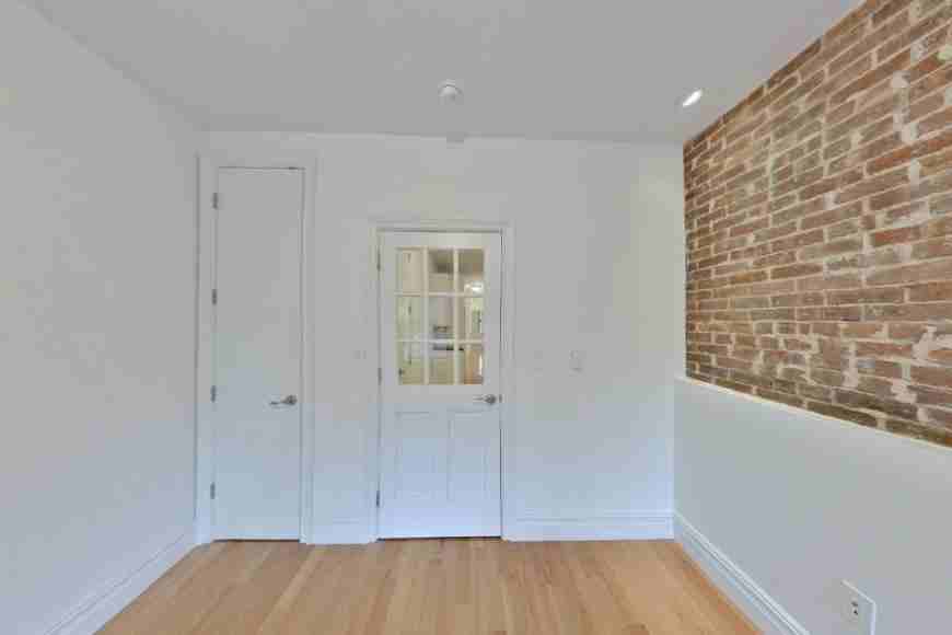 888 10th Ave - Photo 4 of 7