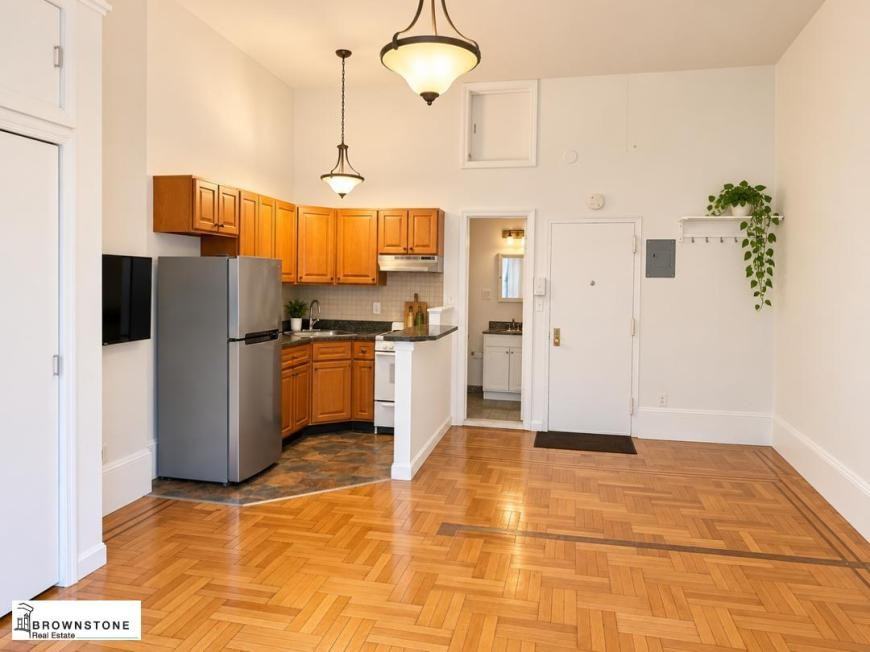 147 Amity St - Photo 3 of 4