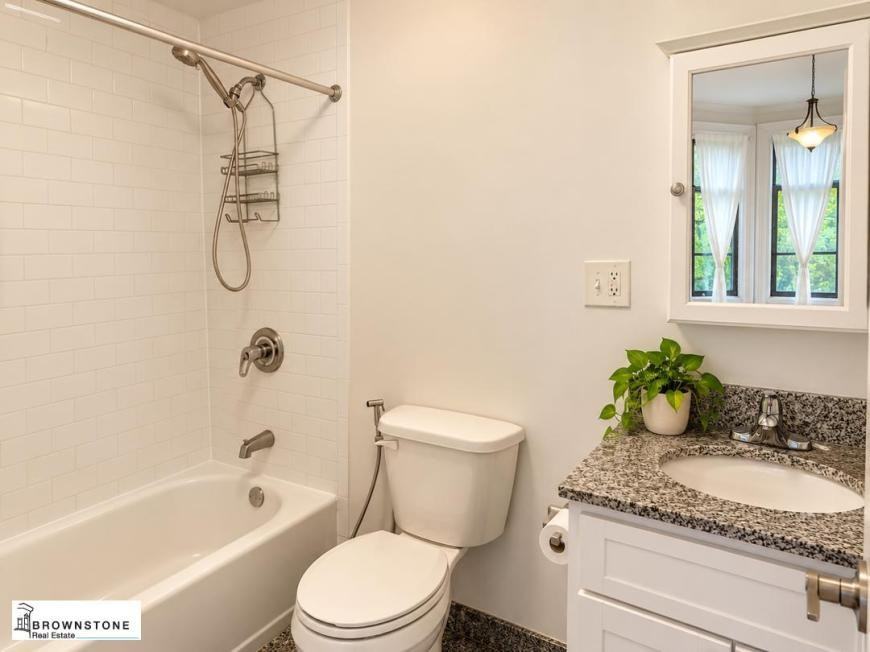 147 Amity St - Photo 4 of 4