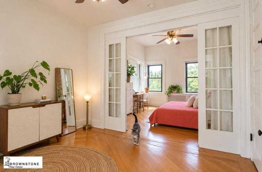 226 Court St - Photo 3 of 5
