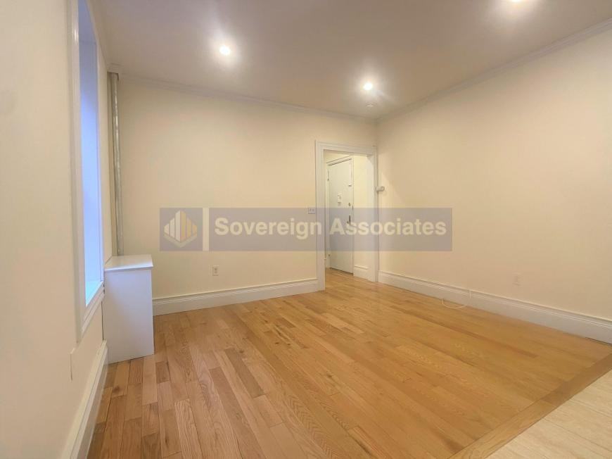 625 W 152nd St - Photo 2 of 5