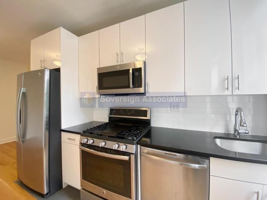 660 Fort Washington Ave - Photo 4 of 9