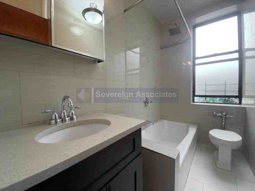 660 Fort Washington Ave - Photo 5 of 9