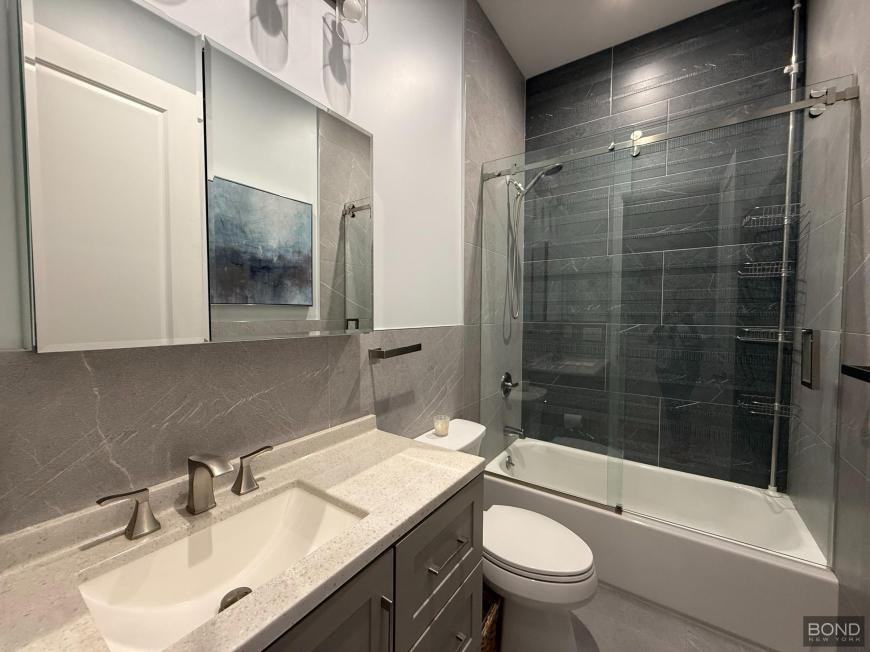 587 Greene Ave - Photo 5 of 5