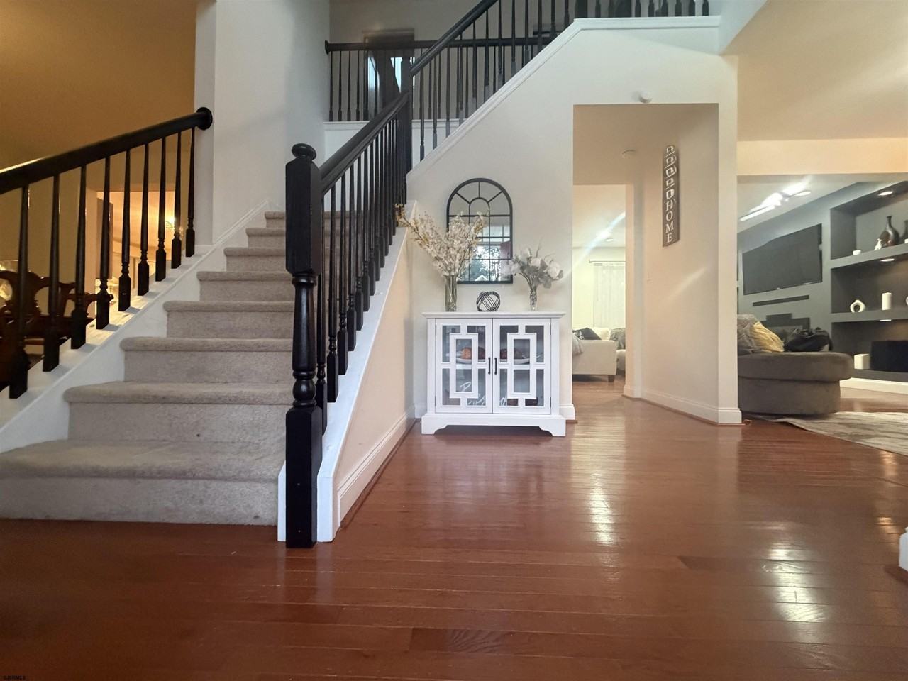 212 Branch Hill Dr - Photo 2 of 20
