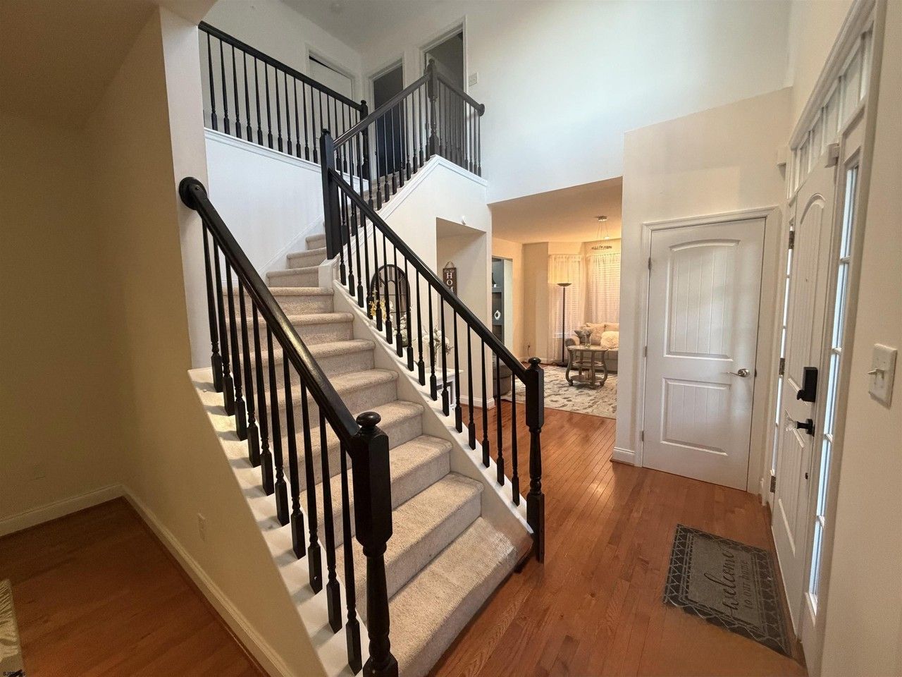212 Branch Hill Dr - Photo 3 of 20