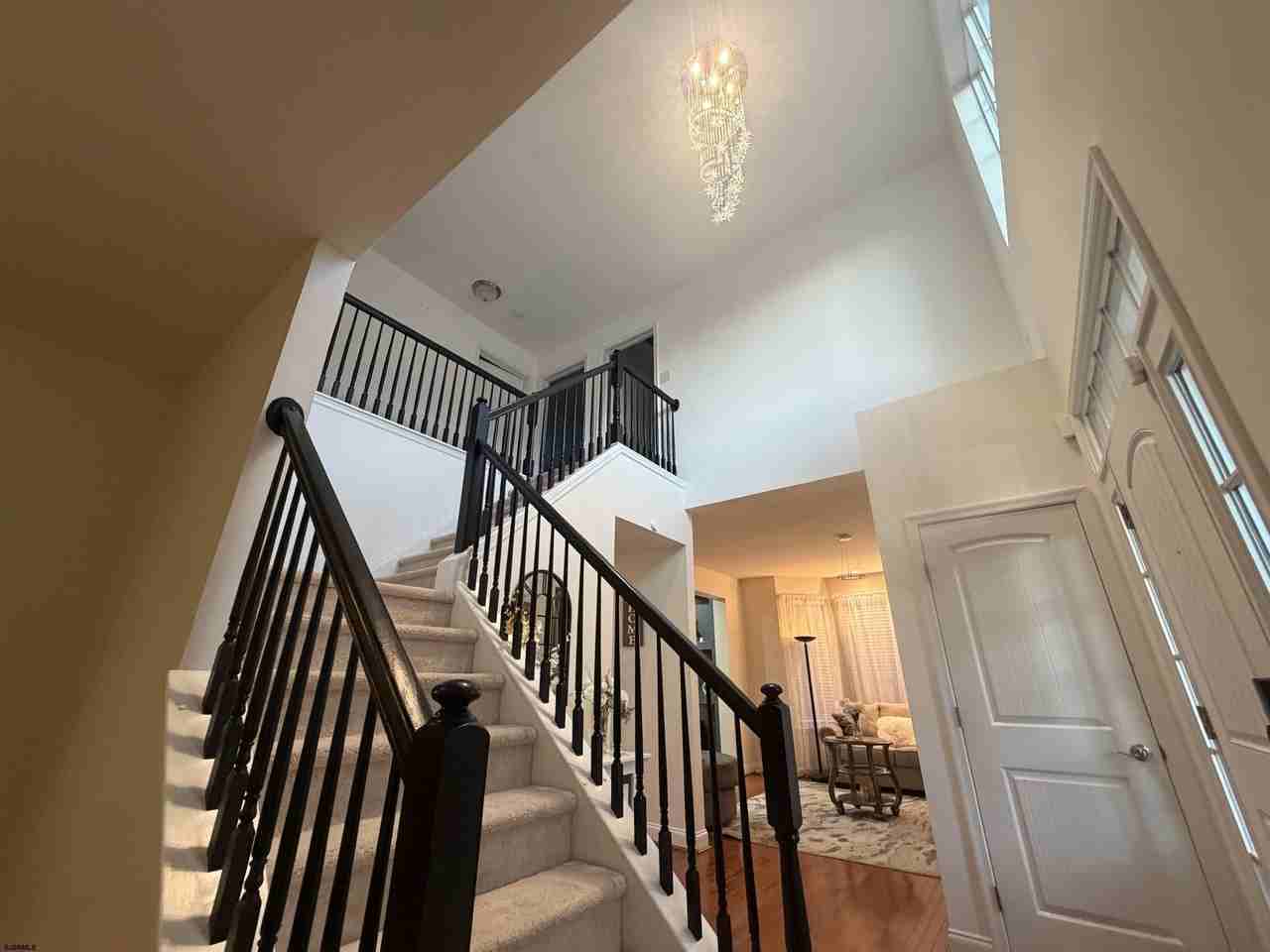 212 Branch Hill Dr - Photo 4 of 20