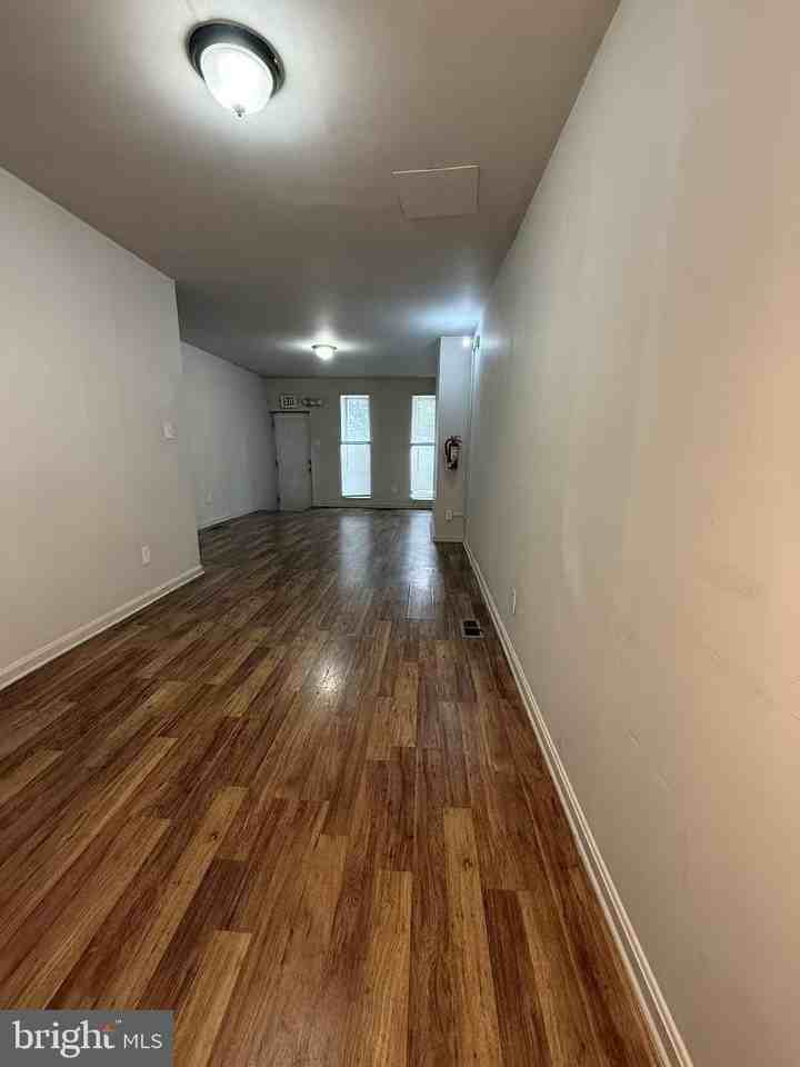 1208 James St - Photo 2 of 9