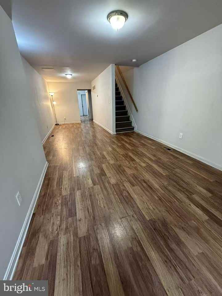 1208 James St - Photo 3 of 9