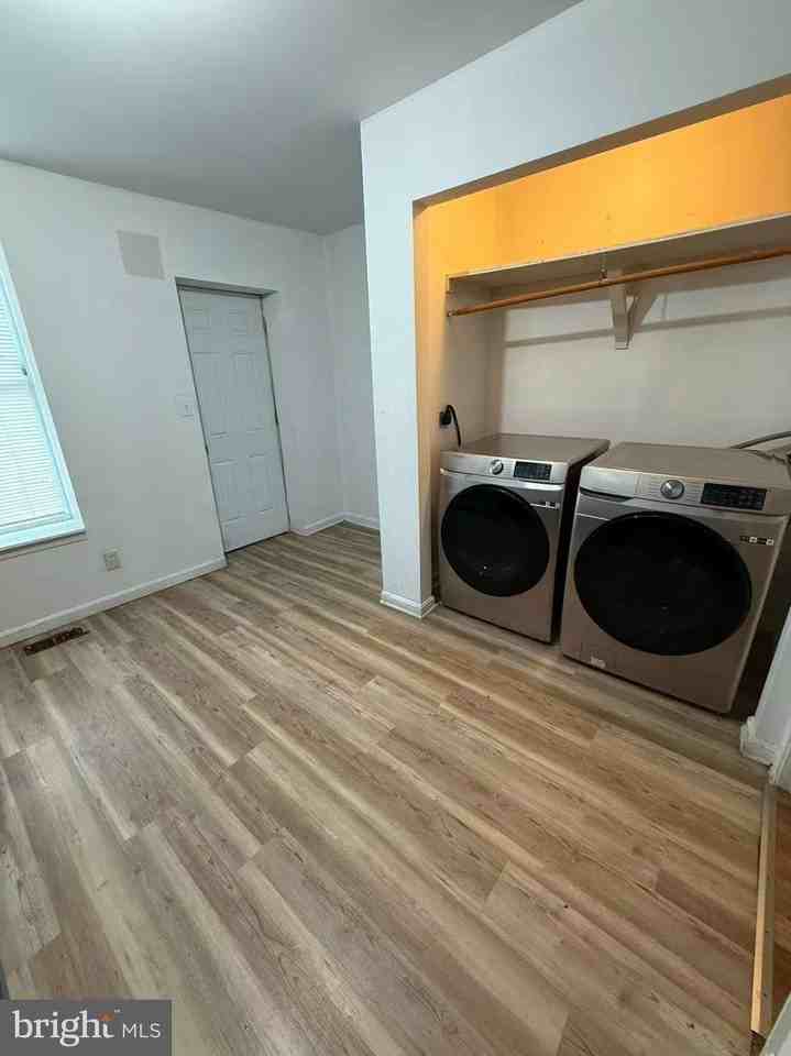 1208 James St - Photo 4 of 9