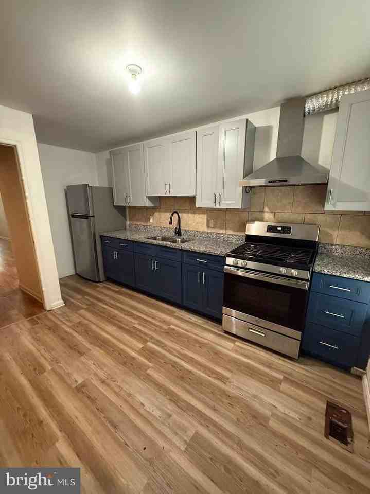 1208 James St - Photo 5 of 9