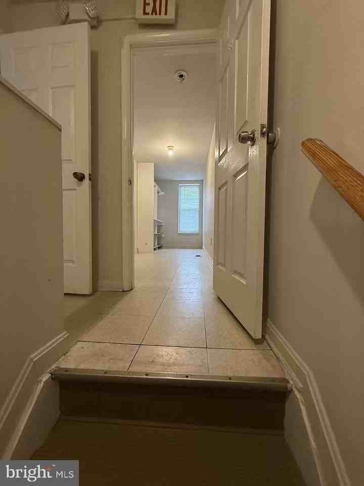 1208 James St - Photo 6 of 9