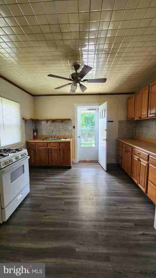 397 Oriole Ave - Photo 2 of 12