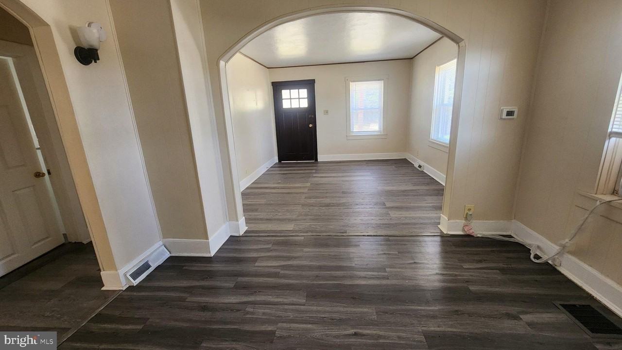 397 Oriole Ave - Photo 3 of 12