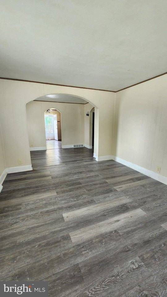 397 Oriole Ave - Photo 4 of 12