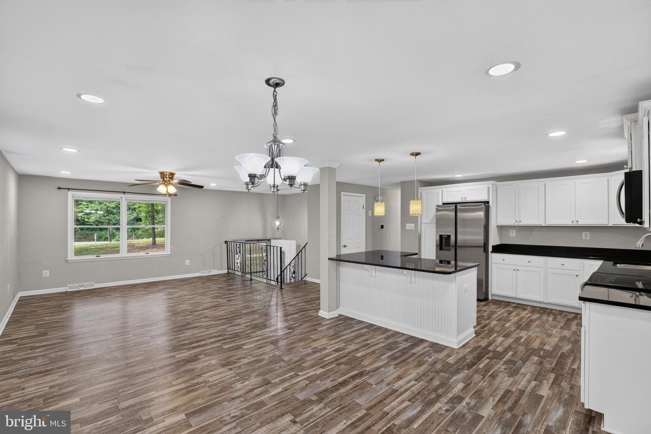 4104 Green Spring St - Photo 5 of 33