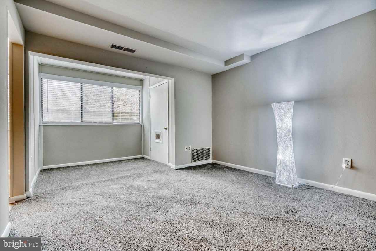 140 Royal Oak Dr #B - Photo 4 of 22